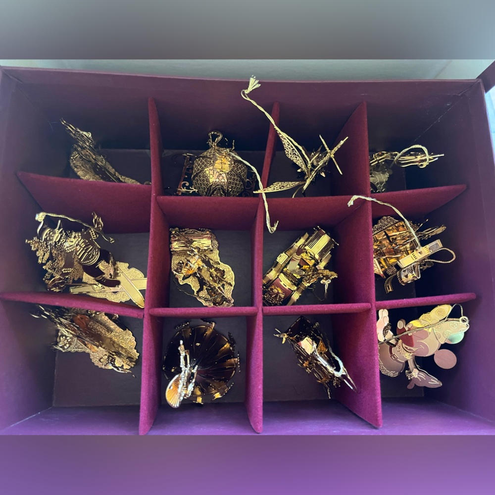 Vintage 1997 Danbury Mint Disney Christmas Gold Ornament Collection Set  of 12